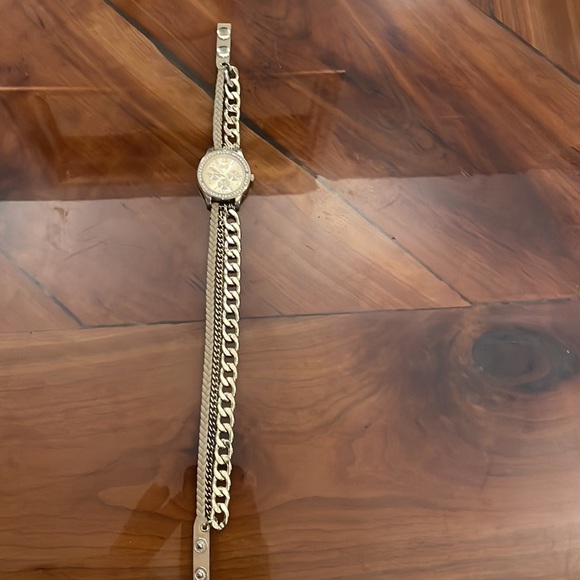 Wrap-Around Watch - Picture 2 of 3